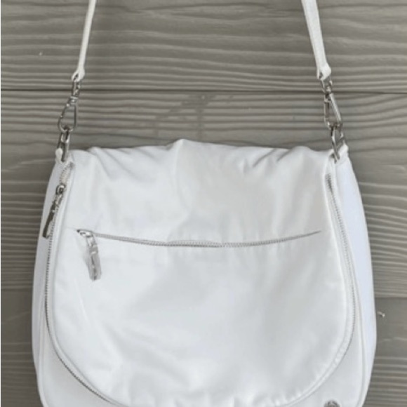 Revolve house of Harlow 1960 crossbody excellent condition - Picture 2 of 5